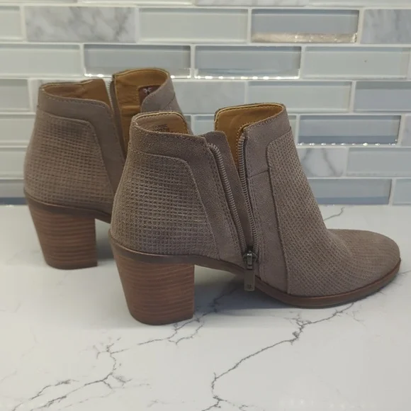 Lucky Brand Boots - Picture 2 of 5